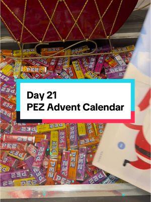 Day 21 of the 2024 PEZ Advent Calendar! #pez #pezdispensers #christmastimeishere #pezcollector #toycollectors #pezcollectors #pezcandy #toycollection #adventcalendar #collecting 