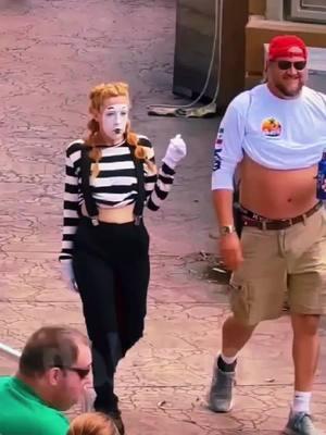 Tom The Mime #seaworldmime #tomthemime #usa #prank #funny #fyp #usaviral #viral #skibiditoilet 