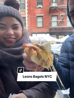 Leons Bagels, NYC #leonsbagels #nycbagel #Foodie #FoodTok #foodreview #fyp #sausageeggandcheese #newyork #newyorkvlog #viralfood 