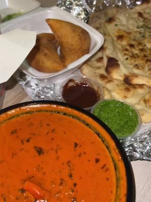 butter chicken and vegetable samosas!!💕 #butterchicken #indianfood #indianfoodmukbang #vegetablesamosas #samosas #garlicnaan #alooparatha #chickencurry #mukbang #mukbangeatingshow #asmr #asmreating #asmrfood #eatwithme 