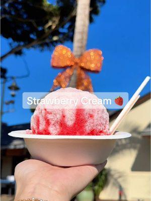 Who needs snow when you’ve got a strawberry cream shave ice with condensed milk? ❄️🍓 #christmas #strawberry #shaveice #matsumotoshaveice #oahu #hawaii #haleiwa #CapCut 