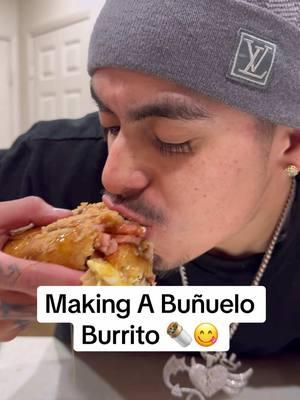 #1 breakfast burrito 🇲🇽🔥 #chefsuie #fyp #bunuelos #burritos #burrito #mexicanfood #mexicanbreakfast #breakfastburrito #cooking #suigeneris #mexican #mexicantiktok 