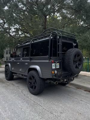 Bonatti Gray Defender 110 with Masai panoramic rear glass and a panoramic roof, yes or no? 🤔#landrover #fyp #defender110 #classiccar 