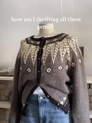 how to spot the good stuff at a #thrift or #secondhand shop! Also “good” stuff often means a piece that needs some mending or elbow grease so i recommend learning how to sew and properly wash your knits ! & everything else haha 👯‍♀️ #wool #fairisle #sweaterweather #laundry #thrifttips #collectionscurator #howtofindyourstyle #personalstyle #fashion #pinterestoutfit #thrifthaul #qualityclothing 