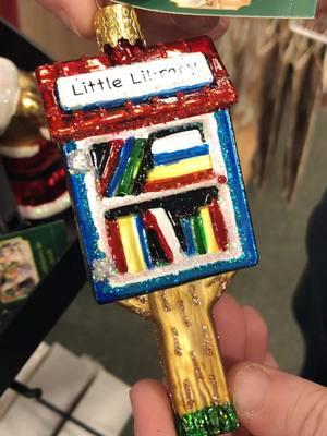 LFL ornament 🫶 #littlefreelibrary #littlefreelibraryhunting #littlefreelibraries #littlefreelibrarysteward #littlefreelibrarian #littlefreelibrariesofinstagram #lflhunting #barnsandnoble #oldworldchristmasornaments 