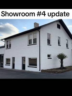 Little quick update on showroom number four also a special some sort of crazy computer who knows what it is? Christian sure did not. And flashback to what this building look like in the old days #Flashback #davisautosales #4 #trucksales #trucks #liftedtrucksforsale #squarebody 