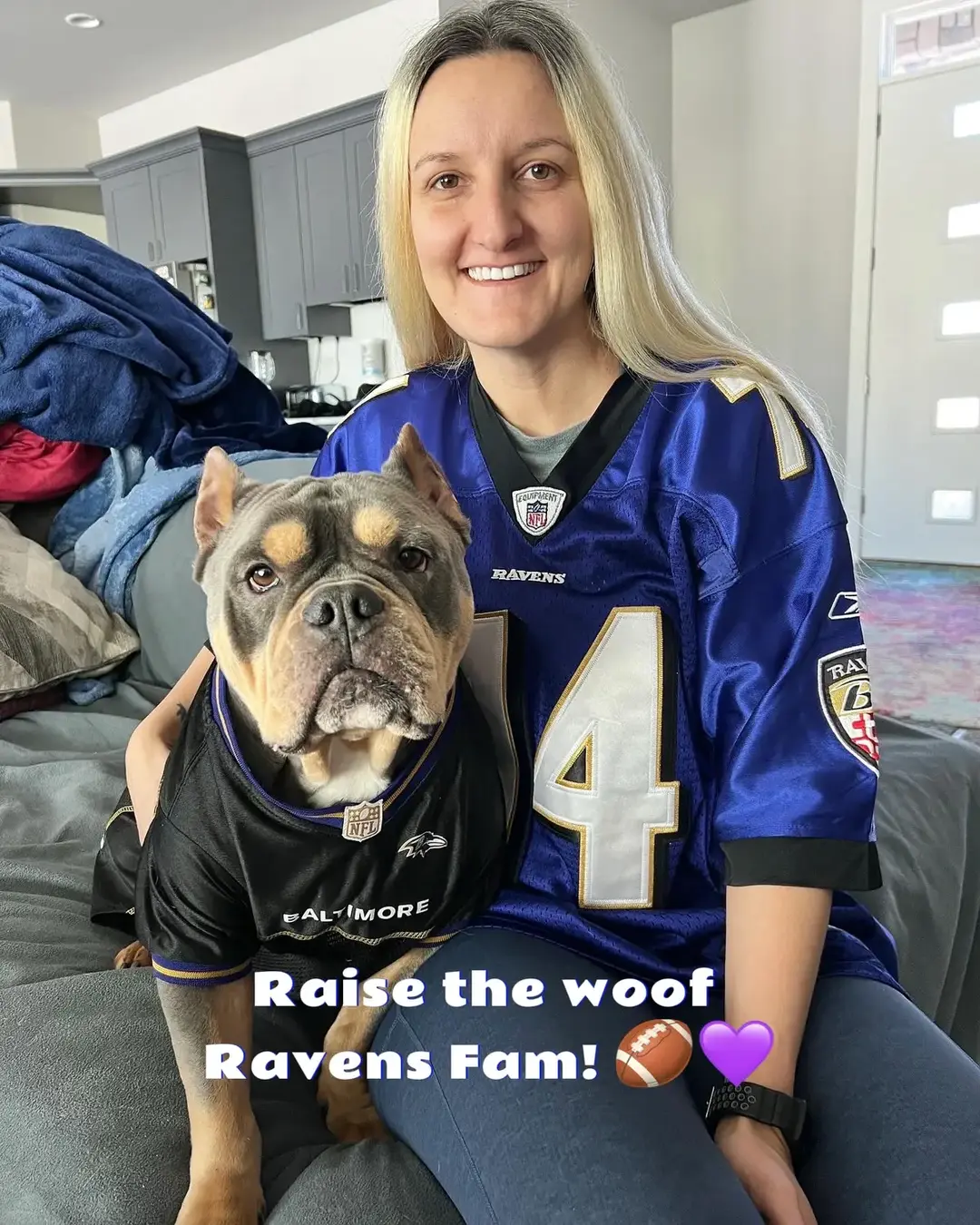 Post your @NFL team in the comments and let’s have some good ol’ fashioned competitive rivalry fun! Go @Baltimore Ravens! 🏈🐶💜 #dogs #football #seniorpupsaturday #dogsandfootball #baltimoreravens 