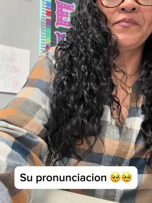 La biblia es el libro favorito de mi estudiante #spanishteacher #spanishtiktok #soysalvadoreña🇸🇻💙 #escuela #español #pronunciacion #sinceridad #principios #test #pronunciacion  