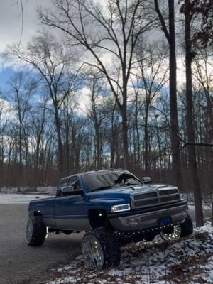 @doubletake6.7 hows my form #jeep #whiteboydiesel #fassfuelsystems #illinois #spacers #26s #furytire #kg1 