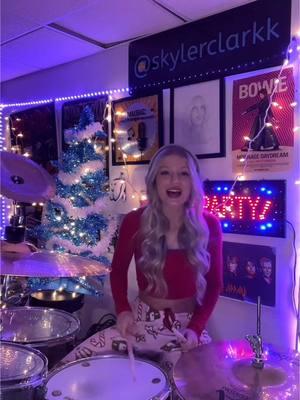 Santa Clause Is Coming To Town🎅 #drummer #drum #drums #drumming #drummers #girldrummer #drummergirl #drummers #drumcover  #drummingcover #drumcovers #drumsolo #classicrockband #classicrock #classicrockcover #musician #girlmusician #explorepage #explorefeed #shorts #foryoupage  #fyp #blowthisup #santaclauseiscomingtotown #brucespringsteen  #christmas #viral #viralvideo #reels #virall 