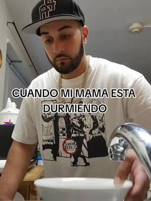 ASI SON LAS MADRES 😂  #madres #madre #hijo #hijos #madreslatinas #hijosymadres #chiste #latino #comedia #latina #puertoricotiktok #boricua #tripple_ace #broma #bromas #parareir #chistes #humor #humortiktok #humorlatino 