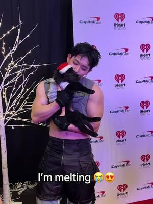 The cutest duo on the #Y100JingleBall carpet 😭😍 #iHeartJingleBall #WONHO  