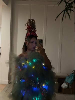 Martha May is shaking! #whoville party #DIY dress #thegrinch #diywhovillecostume 