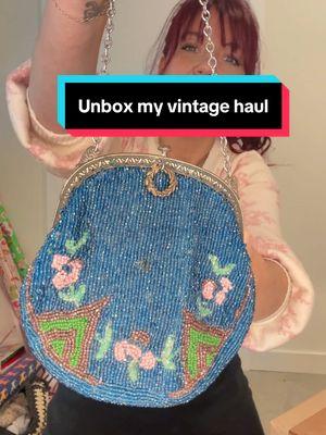 #estatesale #vintage #unboxing #vintageunboxing #everythingbutthehouse #modernart #vintagehandbag 