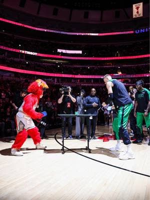 bull v. unicorn 🏓 who won this round? #pingpong #kristapsporzingis #chicagobulls 