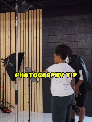 Photography Tip Always show your client their photos after a couple shots so you can adjust. Some times they need to see how they are smiling, what their arms are doing etc. I suggest just thethering onto a laptop or iPad so they can see themselves on a bigger screen. . . . #photographer #dallasphotographer #thethering #sonya7rv #sonyalphafemale #sonyalpha #travelingphotographer #PhotographyTips #LearnPhotography #PhotographyHack #PhotoInspo #CameraTips #PhotographerLife #BehindTheLens #PhotoTutorial #TravelPhotographer #PhotographersOfInstagram #CreativePhotography #PhotoTricks #PhotographySkills #BeginnerPhotography