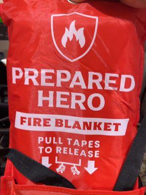 Stay safe with this Prepared Hero fire blanket. Should a fire arise, you won’t have to take precious seconds trying to figure out how to use a fire extinguisher. This is especially easy for anyone to use in a split second, when seconds count.  #housefire #preparedhero #fireblanket #fireextinguisher  #newyearnewaura #kitchenhack #emergencyfireblanket #emergencyfireblankets 