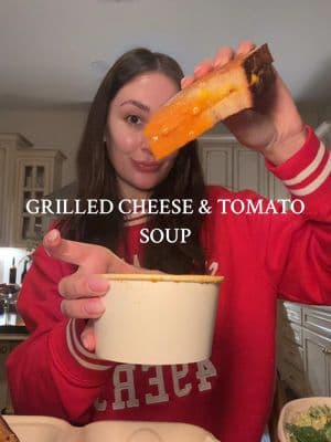 Grilled cheese and tomato soup will forever be one of my favorite meals #tomatosoup #food #Foodie #foodtiktok #FoodTok #eating #mukbang #eatwithme #yummy #foodies 