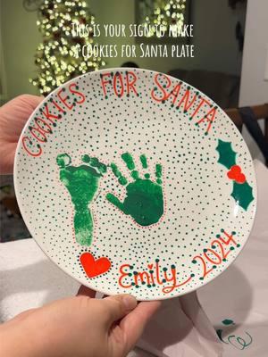 Cookies for Santa plate for my baby girl #christmasplate #cookiesforsantaplate #cookiesforsanta #babychristmas #diychristmascrafts #babyhandprint #babyfootprint #christmasmemory #babykeepsake 