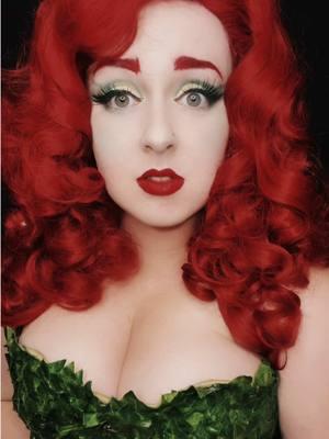 Itching to work on my 2025 cosplans. Gonna start my excel sheet soon #poisonivy #poisonivycosplay #pamelaisley #harleyquinn #dccomics 