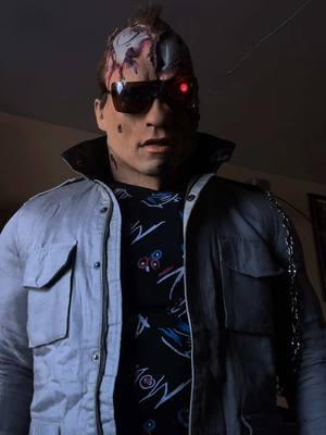 Arnold’s back for the Christmas holiday 😎🦾💯 #cosplayer #cosplay #cosplaying #t800 #terminator #arnoldswarzenager #arnoldschwarzengegger #terminator2 #terminator2judgementday #scifihorror 