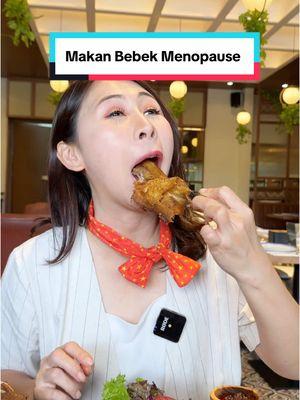 Tahta tertinggi perbebekan adalah bebek menopause … beneran lho … enak bebeknya dagingnya tebel juicy kulitnya renyah …. Kalau mau cobain ke Bebek Klungkung aja di One Satrio …. #sibungbung #kuliner #kulinerviral #reviewmakanan 