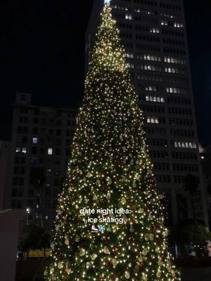 Date night idea, ice skating in LA ❄️ 📍 Pershing Square, Downtown Los Angeles #IceSkating #pershingsquare #losangeles #datenight #datenightideas 