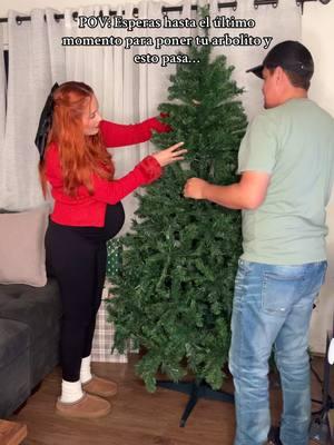 NOOOOO😭🎄🫠 Yo solo queria un video bonito con mi esposito poniendo nuestro arbol 🥹  #felezneveded💋 #felezneveded #christmas #christmastree #funnychristmas #christmastreefail 