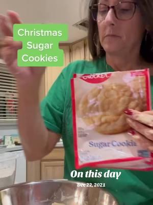 #onthisday #merrychristmas #cookie #cookiedecorating #sugarcookies #baking #cookiebaking @bettycrockeroffical 