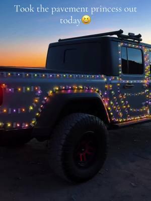 Caught a pretty sunset tho😍🥰✨ #lasvegas #searchlight #jeeplife #pavementprincess #dirtroad #jeeplights #christmasjeep #searchlightnevada #justkeepsimping #fypシ゚viral 