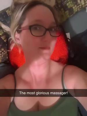 #TikTokHolidayHaul #spotlightfinds #TikTokShopCreatorPicks  #TikTokShopHolidayHaul #TikTokShopLastChance #TikTokShopNewYearNewAura #massage #massagetherapy #massagepillow #wholebodymassage #giftideas 