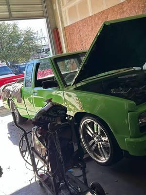 Driver side has a fully functional 67 camaro door handle just the Fender filler and driver door is done #suspensiondimension #forbiddenfantasyworldwide #middleagedminitruckers #fahqgrn #mininatscrunch 