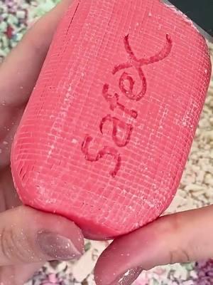 #soap #asmr #soapcubes #satisfying #asmrsounds #soapasmr #foryou #soapcutting #cut #cutting 