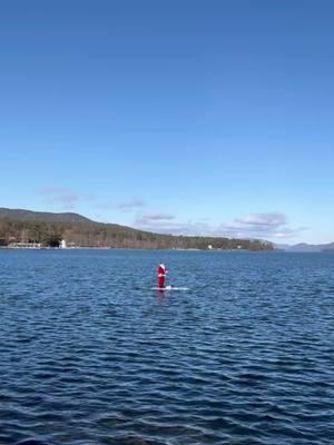 #santaclausiscomingtotown #christmas #lakegeorge #lake #lakeside #lakesidechristmas #paddleboard #santa 