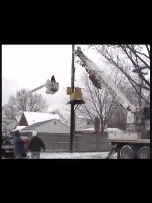 15 years since my childhood favorite Federal Signal Thunderbolt1000AT A007792 P80 5/6 Port on Chopper Level 4 Settings on the Terminal of Harper Woods MI on Service Drive I-94 20319 Harper Avenue right before Christmas on December 22nd 2009 video credit Dan Kosmalski #fsthunderbolt1000t #fsthunderbolt1000t #chopperlevel4settings #harperwoodsmichigan #waynecounty #thunderbolt #tornadosiren #civildefense #westshoreservicesinc #tornadosirens #christmas #december22nd2009 #thunderboltsiren #federalsignalcorporation #sirencommunity #sirenenthusiast #sirenreplacement #replaced #systemupgrade #replacing #sirensystem #goodbye #farawell 