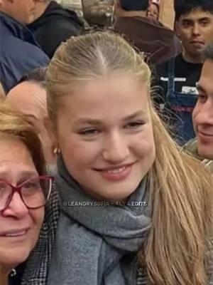 For the first time Princess Leonor made a unannounced visit to Catarroja, one of the most affected towns by the DANA (isolated depression at high levels) #fyp #forupage #leanorysofia #leonormania #princessleonor #princessleonorofspain #princessleonorofasturias #princessleonordeborbon #princessleonordeborbonyortiz #princessleonordeborbonofasturias #princessleonordeborbonofspain #princessleonordeborbonyortizofspain #princessleonordeborbonyortizofasturias #leonordeborbon #leonordeborbonyortiz #infantasofia #infantasofiaofspain #infantadonasofiaofspain #infantadonasofia #infantasofiadeborbon #infantasofiadeborbonyortiz #infantasofiadeborbonofspain #infantasofiadeborbonyortizofspain #infantadonasofiadeborbon #infantadonasofiadeborbonyortiz #infantadonasofiadeborbonofspain #infantadonasofiadeborbonyortizofspain #spainroyalfamily #spanishroyalfamily 