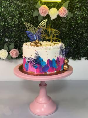 Torta para dama 🦋💙💖 #cake #cakedecorating #coqueta #reposteriacreativa #pasteleria #reposteria #tortadama #mariposa ##hillsboroughnj #somerset #newjersey #colombia #isa_dessertshop 