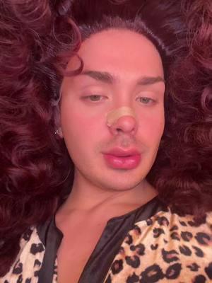 Wanna see how i got this big beautiful hair… Watch my last post💋 #wigs #dragwigs #wigtok #peliculas #dragqueen #sytheticwig #80saesthetic #perm 