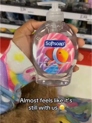 #softsoap Almost feels like it’s still with us 😭 . . . #frutigeraero #frutigeraeroaesthetic #y2k #y2kaesthetic #nostalgia #nostalgic #frutigeraerotok #vaporwave #early2000s #nostalgiatrip #2010s #fish #soap #CleanTok #fyp #fypシ #fypシ゚viral 