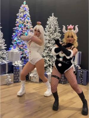 Whats your Christmas wish? 🎄 Boosette: @chenz18  #awa #awa2024 #animeweekendatlanta #animeweekendatlanta2024 #cosplaytok #cosplaytiktok #cosplayfyp #cosplayersoftiktok #gamingcosplay #cosplayers #christmascosplay #bowsettecosplay #bowsette #boosette #boosettecosplay #nintendocosplay 