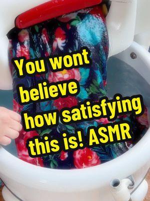 “You’ve Never Seen a Blanket Go Through This Before! Watch every drop of water get squeezed out. This is the most satisfying blanket wringing you’ll ever see! 😍🌀 #asmr #OddlySatisfying #wringerwashermagic #fyp #viralvideo #CleanTok #trending #wringerwasher #foryoupage 