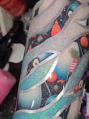 #CapCut this one was fun! #penguin #ellecreedeschoses #2025 #better #newyear #fypシ゚viral #custom #glitter #fypシ 