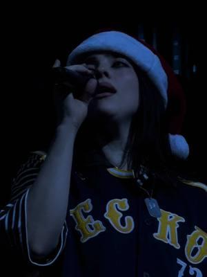 billie + christmas covers 🤍 @BILLIE EILISH #billieeilish #hmhas #hmhastour #hitmehardandsofttour #billieeilishedits #billieeilishstan #billieeilishfan #billieeilishconcert #billieeilishtour #billieeilishfanpage 