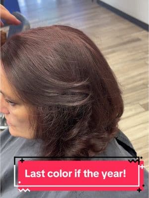 Last color of the year! Ended with some gray coverage single color. I used redken laquers 5N & 5RV equal parts with 20 vol! Turned out just the way we wanted! Now shes ready to face on the holidays & the new year! #fyp #singlecolor #hairstylist #hairinspo #redken  @Redken 