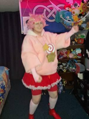 I LOOK LIKE A FUCKING LEGO HEJVJEJCKSKVKEJVJEJVJWJVJEJVKWKCJFOWV #kirby #kirbycosplay #nintendo #nintendocosplay 