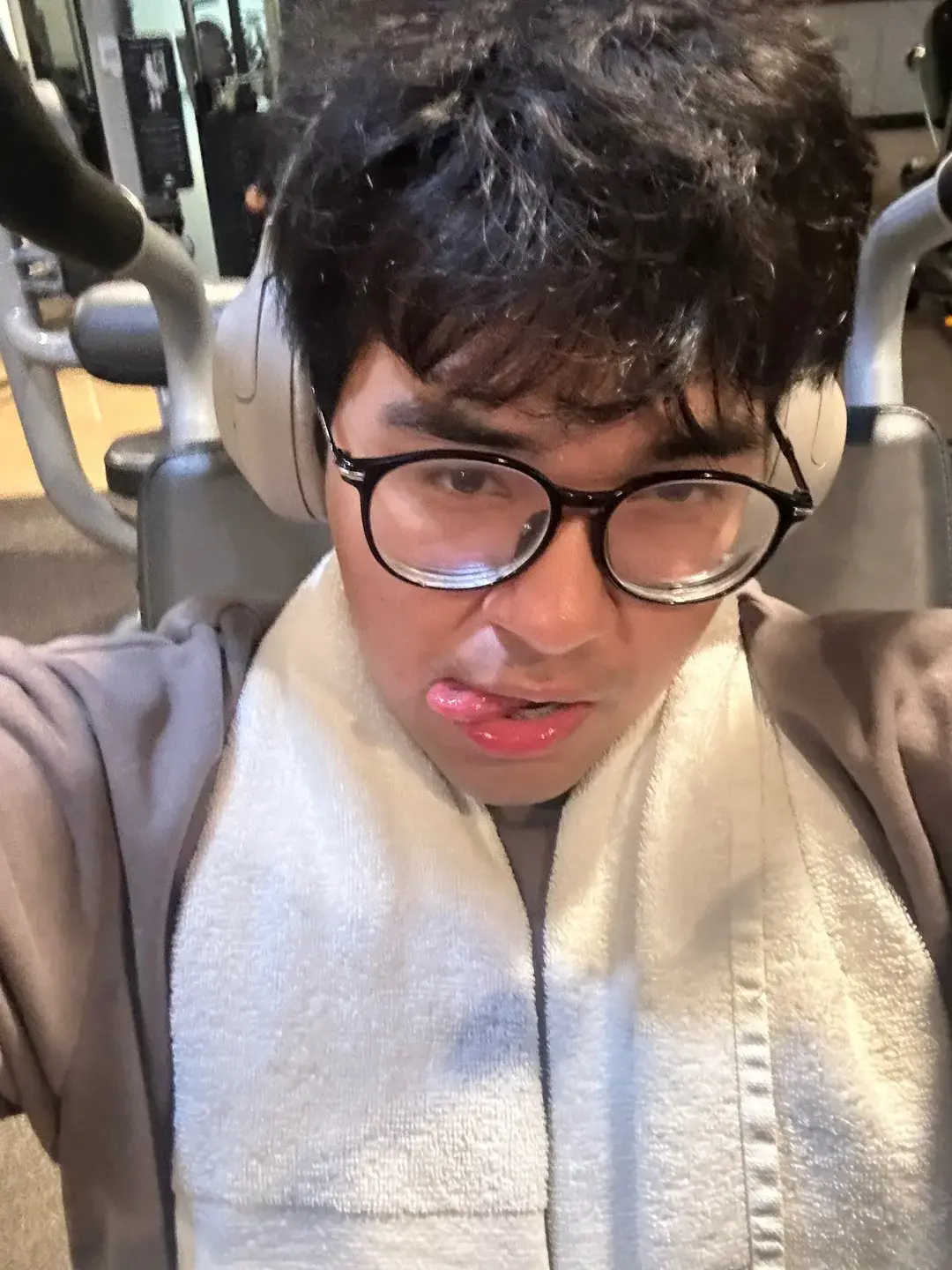 i want to play valorant rn🙂  #fyp #spam #fypシ #roblox #viet #mexican #asian #chubs #moots #Valorant #anime #dandadan #gym 