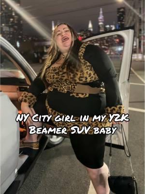 NEW YORK CITY GIRLS 🚨🌃🪩🎀👠 … like Totally!! #clubbing #nightlife #nyc #manhattan #skyline #girl #female #rapper #trap #rockstar #hiphop #fashion #y2k #vintage #beamer #biggirl #plussize #satc #comedian #musician