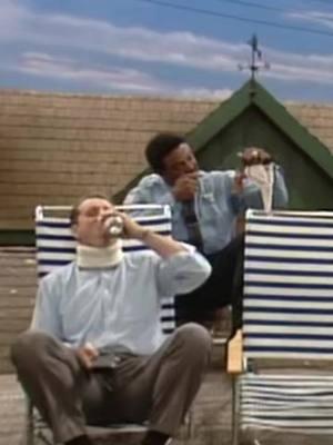 Al and the No Ma’am gang are putting up a satellite dish on the roof 🤣🤣🤣 #albundy #marriedwithchildren #marriedlife #dadlife #guystuff #sitcom #humor #marriagejokes #satire 