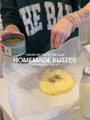 No fr, making homemade butter is my new favorite thing…it’s also sooo easy 🤤 #homemadebutter #slowliving #madefromscratch #simplejoy #EasyRecipes #cozykitchen #wintervibes #simpleliving 