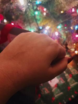 • best surprise ever 💍🥹🥰 #thatsjustastupidboulder #itsnotjustaboulder #itsarock #itsarock💍 #engaged #engagement #couplegoals❤️ #fiancee #fiancee💍 #surprise #christmas2024 #futurewife #inlove #happilyeverafter @𝖝𝖃_𝖂𝖔𝖑𝖋_𝖃𝖝 @xXWolfXx 